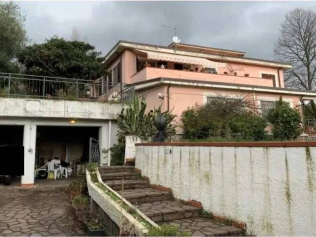Casa in vendita a Montepertico, La Spezia