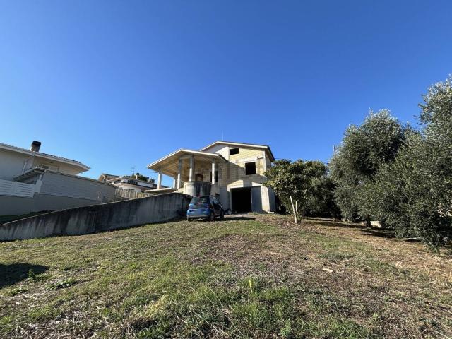 Casa in vendita a Unione dei Comuni della Val Vibrata, Colonnella