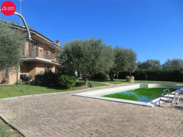Casa in vendita a Contrada San Domenico, Marche