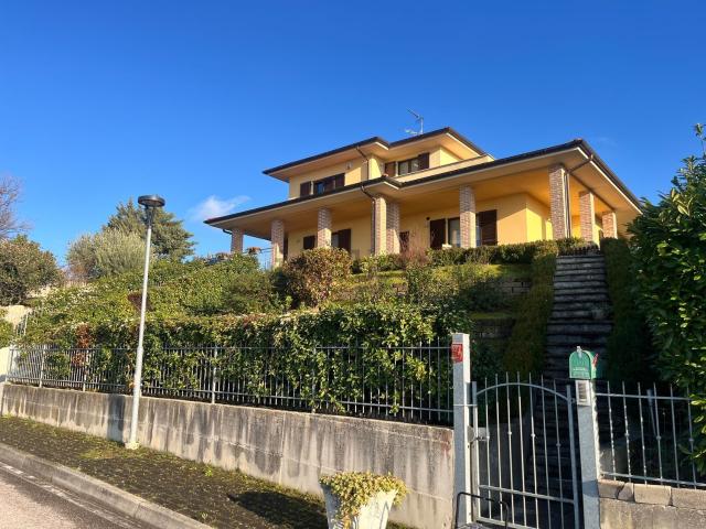 Casa in vendita a La Torre, Marche