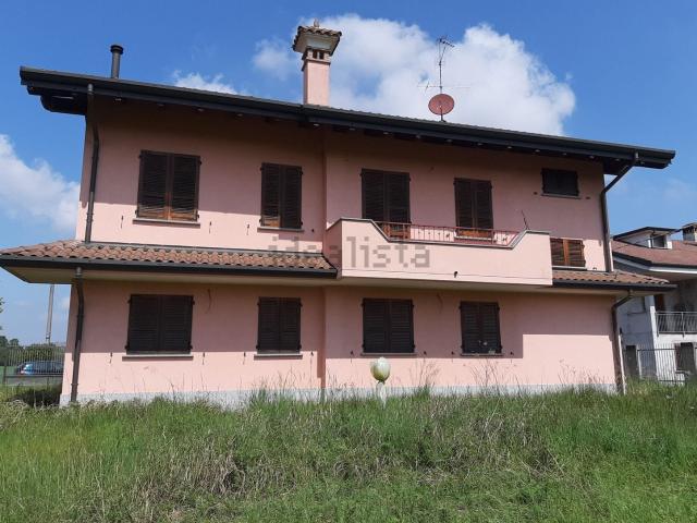 Casa in vendita a Bareggio, Lombardia