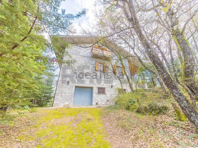 Casa in vendita a Maglianello Alto, Rieti