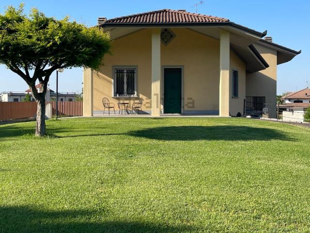 Casa in vendita a Torricella Verzate, Lombardia