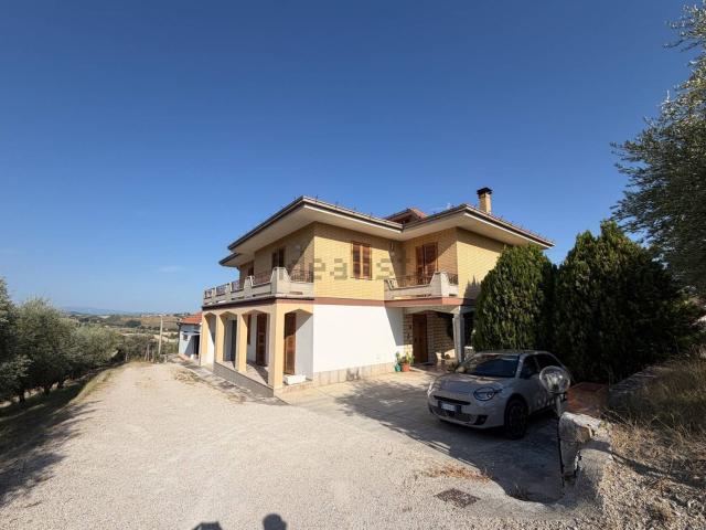 Casa in vendita a Montottone, Fermo