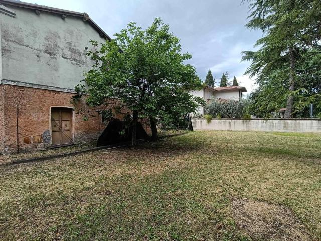 Casa in vendita a Foligno, Umbria