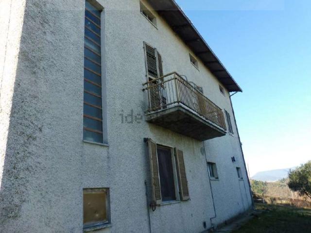 Casa in vendita a Pitino, Marche