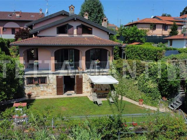 Casa in vendita a Casnate