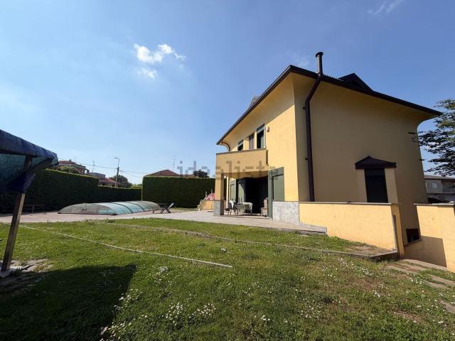 Casa in vendita a Castegnate, Castellanza