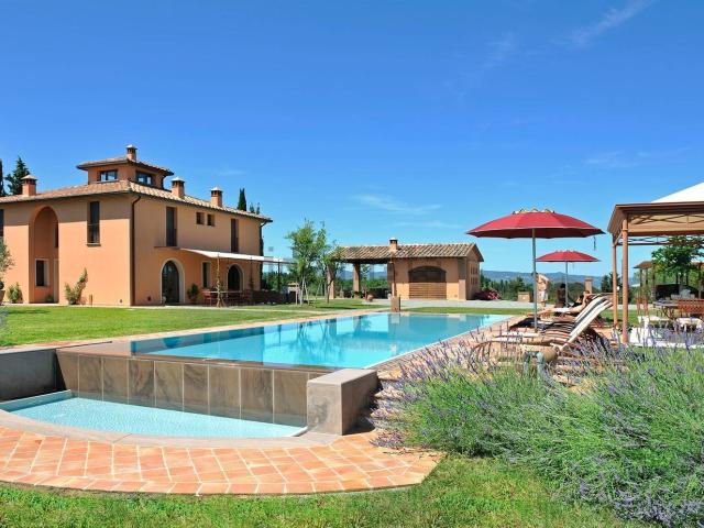 Casa in vendita a Lajatico