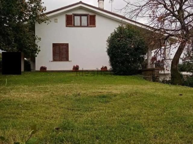 Casa in vendita a Viterbo, Lazio