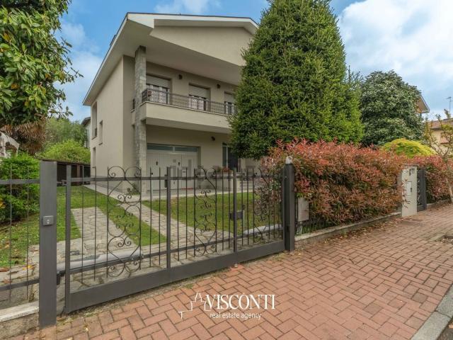 Casa in vendita a Cusago, Lombardia