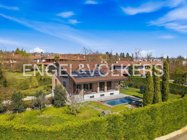 Casa in vendita a Barnasc, Tradate