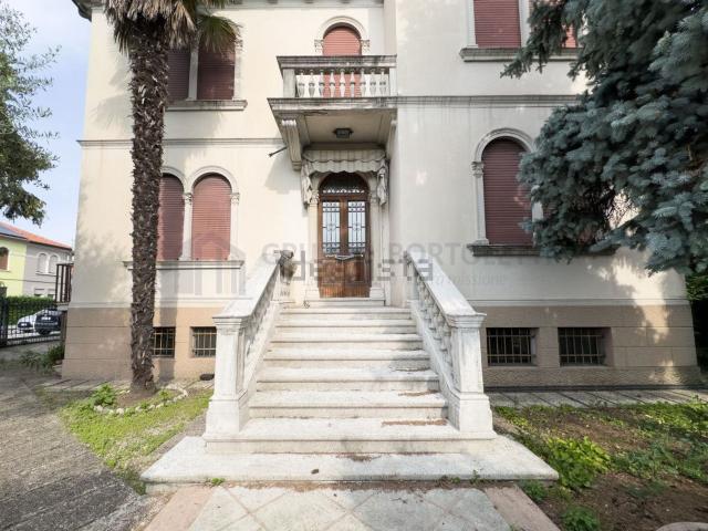 Casa in vendita a Padova, Veneto