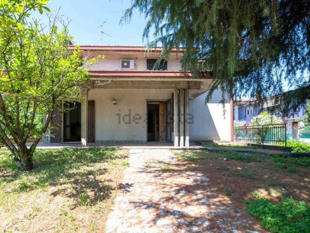 Casa in vendita a Pontoglio, Lombardia