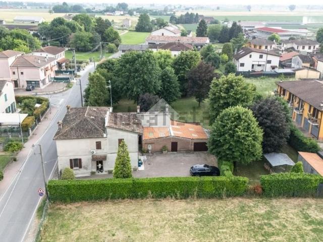 Casa in vendita a Pegognaga, Lombardia