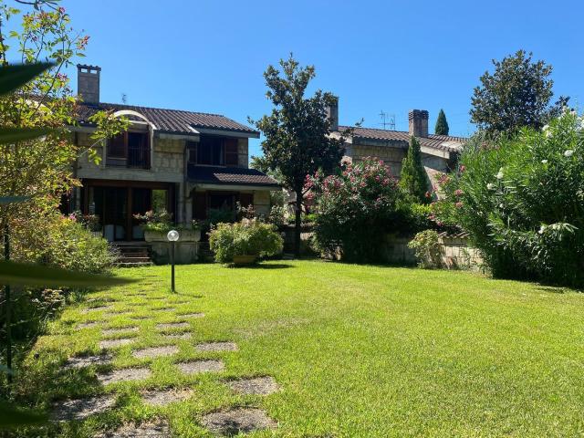 Casa in vendita a Terni, Umbria
