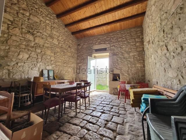 Casa in vendita a Ragusa, Sicilia