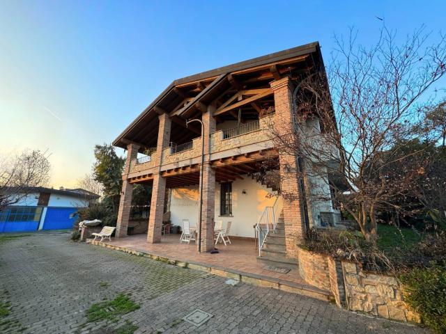 Casa in vendita a Romano Di Lombardia, Lombardia