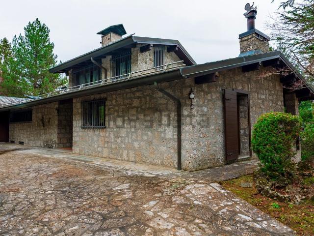 Casa in vendita a Dorga, Castione Della Presolana