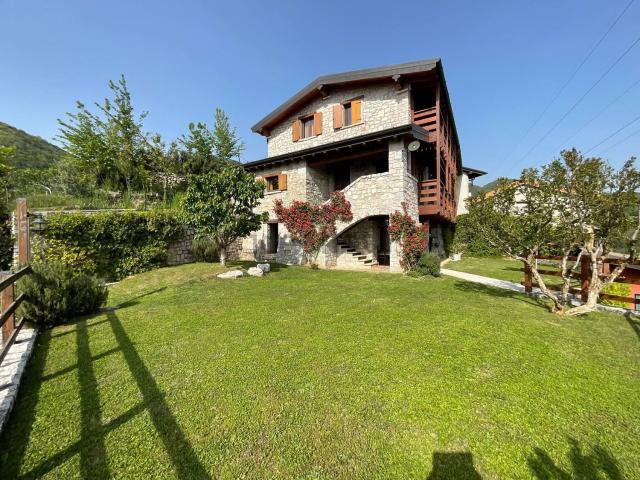 Casa in vendita a Azzonica, Sorisole