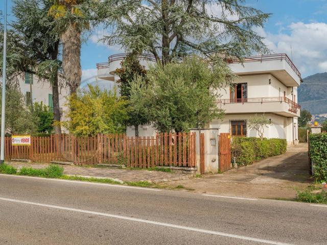 Casa in vendita a Roccasecca, Lazio