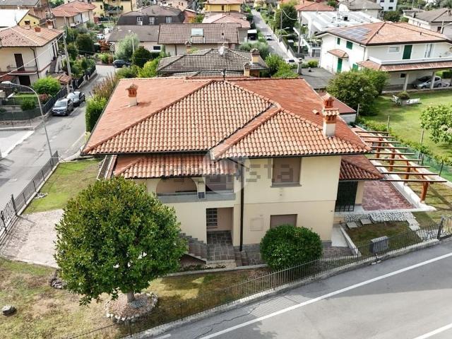 Casa in vendita a Pirlotti, Capriolo