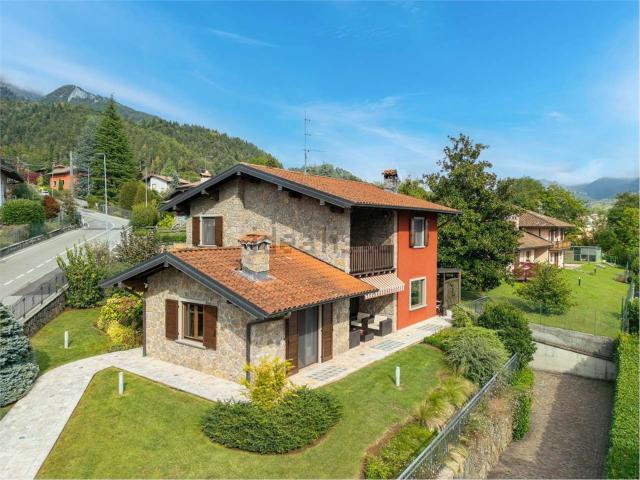 Casa in vendita a Rovetta, Bergamo
