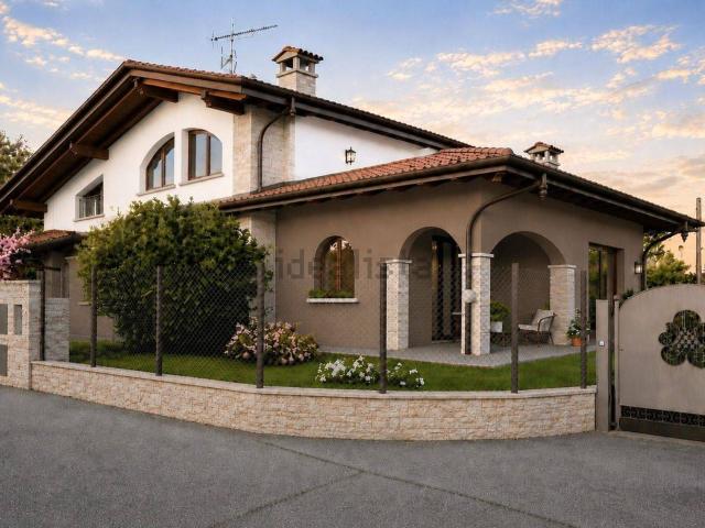 Casa in vendita a Prezzate, Mapello