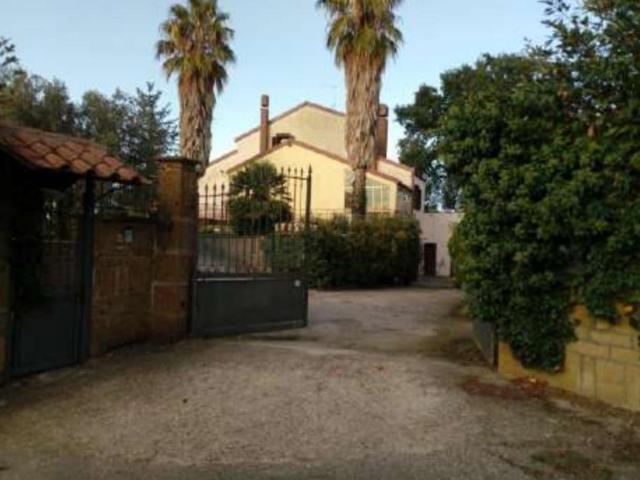 Casa in vendita a Viterbo, Lazio