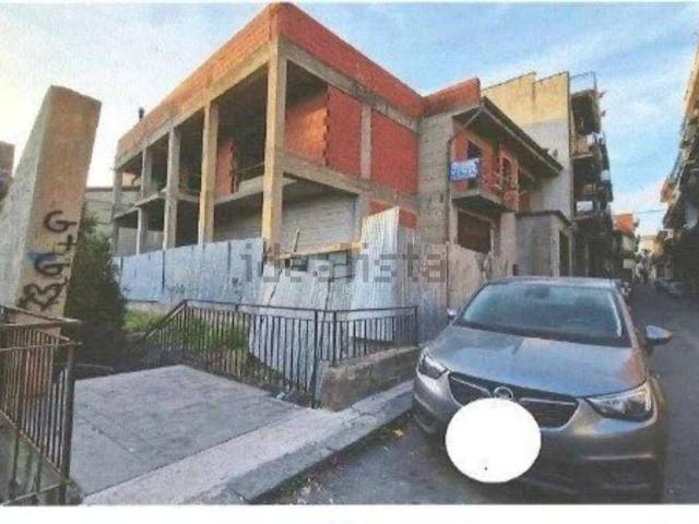 Casa in vendita a Paternò, Catania