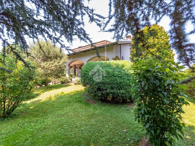 Casa in vendita a Rescaldina, Lombardia