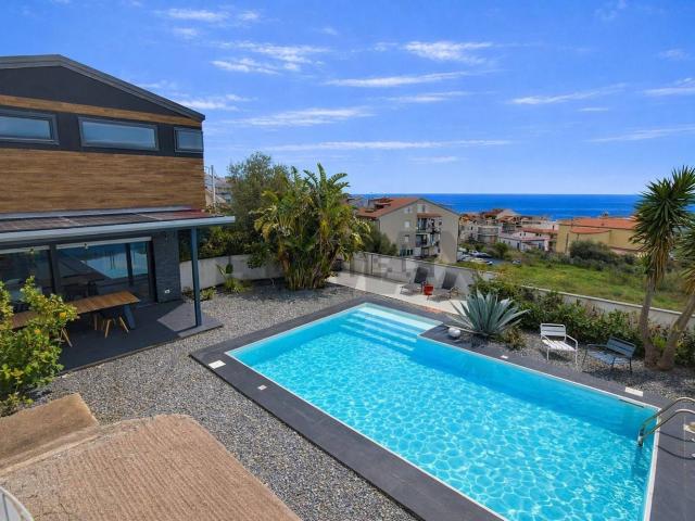 Casa in vendita a Santa Teresa Di Riva, Sicilia
