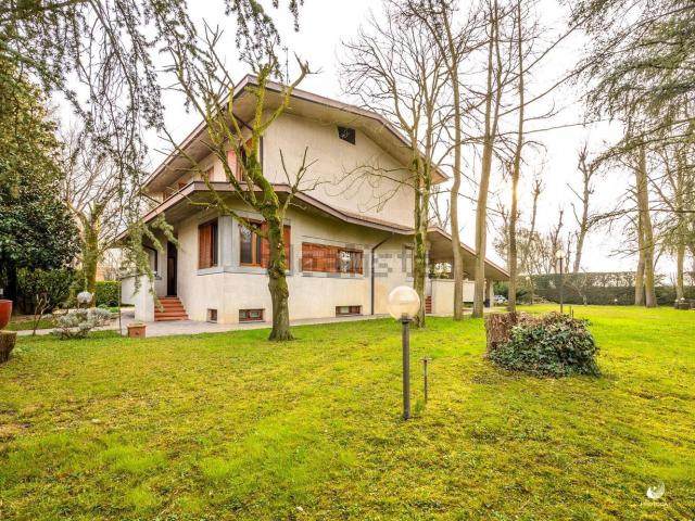 Casa in vendita a San Faustino-Madonnina-Quattroville, Modena