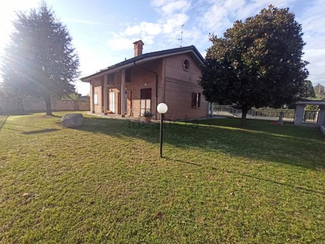 Casa in vendita a Inverigo, Lombardia