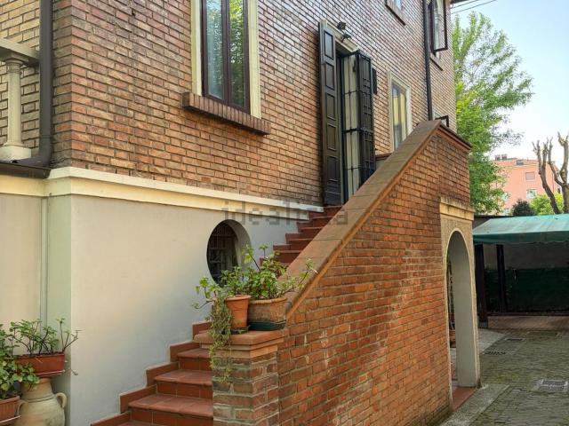 Casa in vendita a Buon Pastore-Sant'Agnese-San Damaso, Modena
