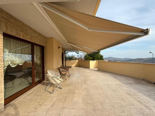 Casa in vendita a Atri, Abruzzo