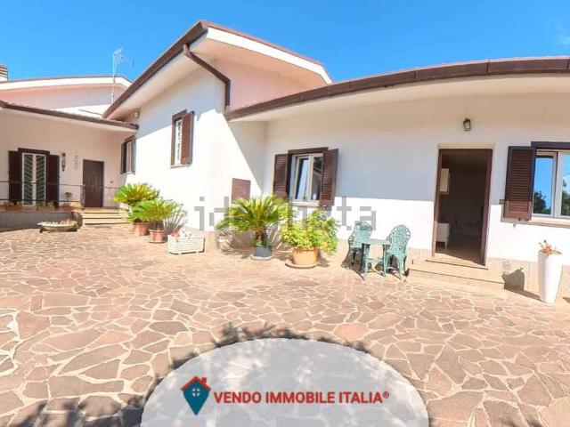 Casa in vendita a Cisterna di Latina, Latina
