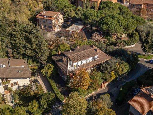 Casa in vendita a Perugia, Rimbocchi