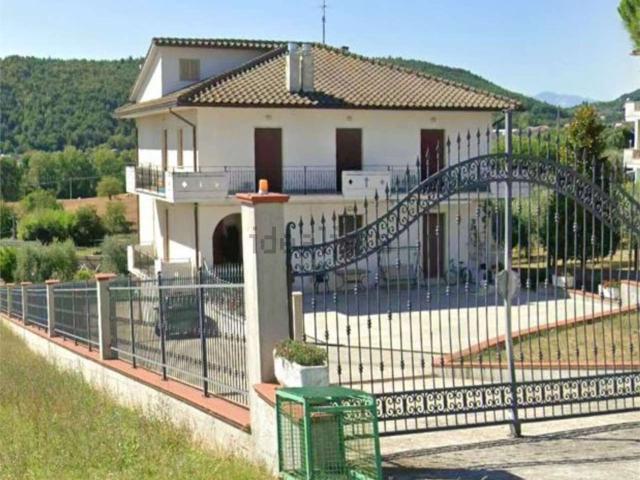 Casa in vendita a Unione dei Comuni della Val Vibrata, Civitella Del Tronto