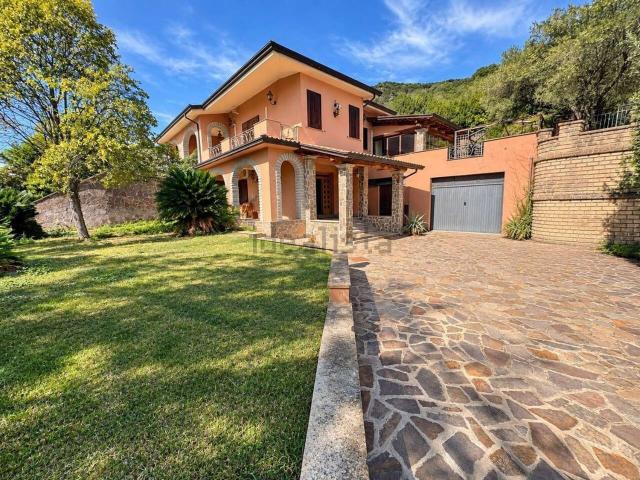 Casa in vendita a Sant'Oreste