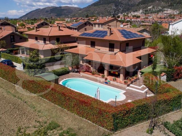 Casa in vendita a Gubbio, Umbria