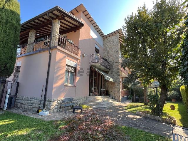 Casa in vendita a Trescore Balneario, Lombardia