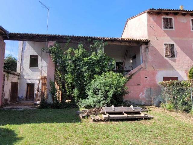 Casa in vendita a Castelfranco Veneto, Veneto