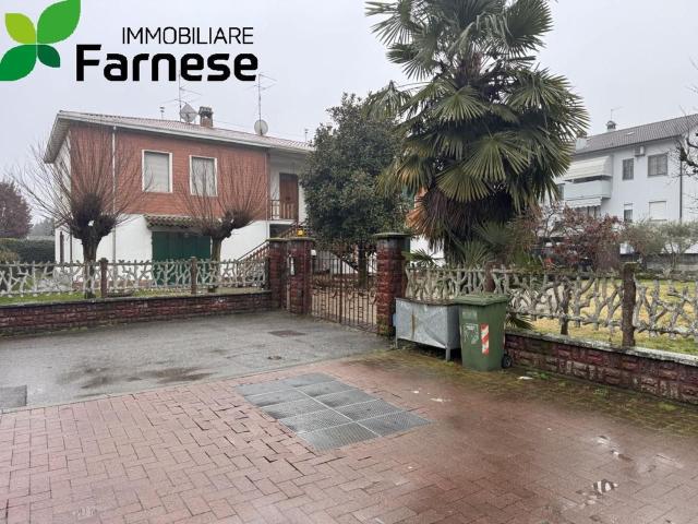 Casa in vendita a San Rocco Al Porto, Lombardia