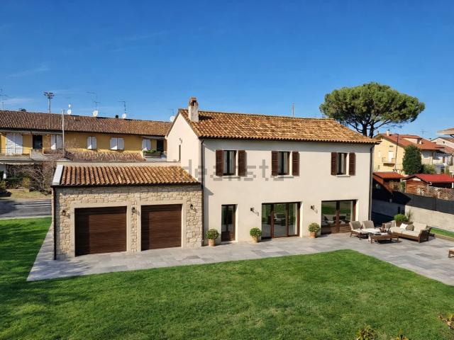 Casa in vendita a Marche, Pesaro E Urbino