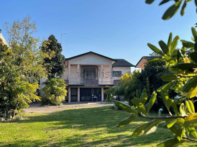 Casa in vendita a Porto Viro, Veneto