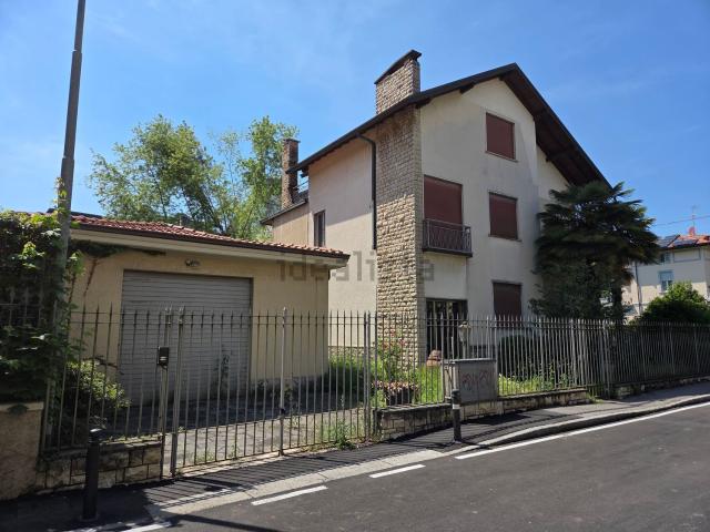 Casa in vendita a Bergamo, Lombardia