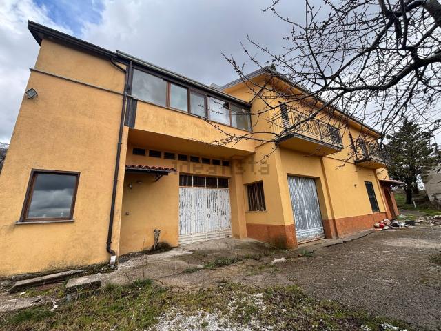 Casa in vendita a Lagonegro, Basilicata
