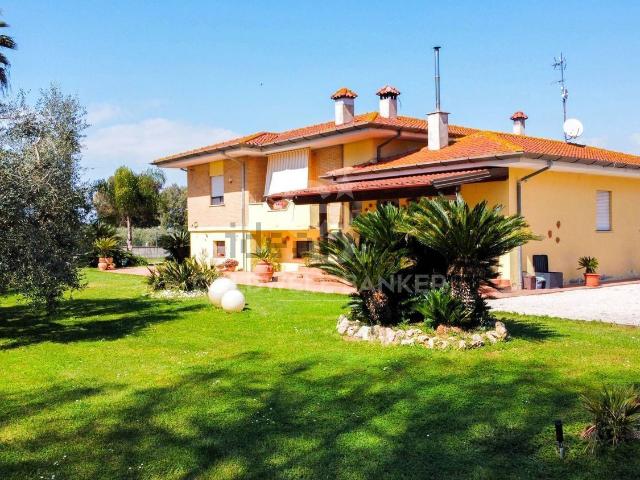 Casa in vendita a Terracina, Lazio