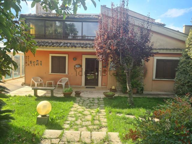 Casa in vendita a Ragusa, Sicilia